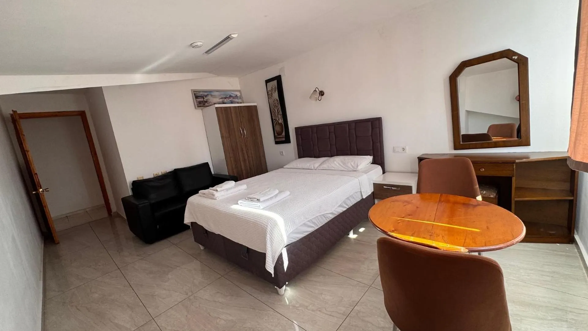 Elitas Apart Otel contacts